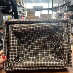 جانونی و سبزی دور چرم